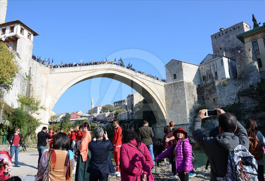 25º aniversario de la destrucción del Puente Viejo en Mostar