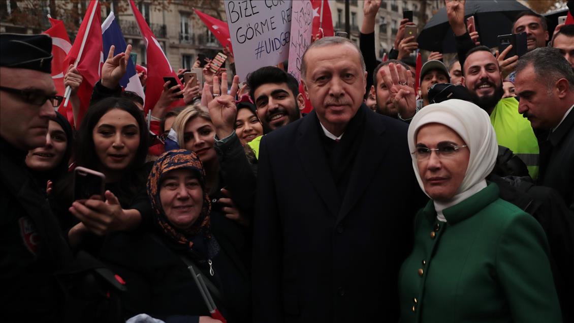 Cumhurbaşkanı Erdoğan'a Paris'te sevgi gösterisi
