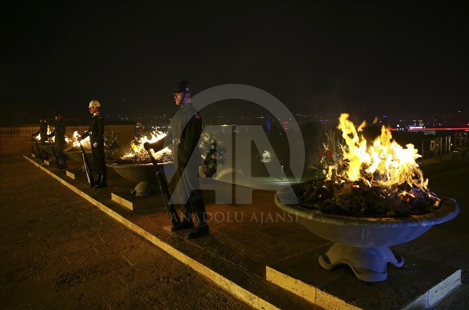 Anıtkabir'e ziyaretçi akını