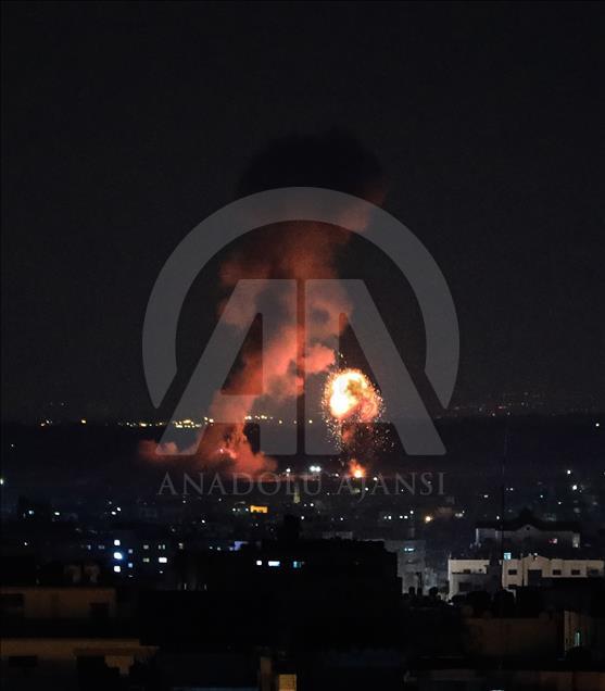 Ushtria izraelite sulm ajror në Gaza, 2 palestinezë bien dëshmorë