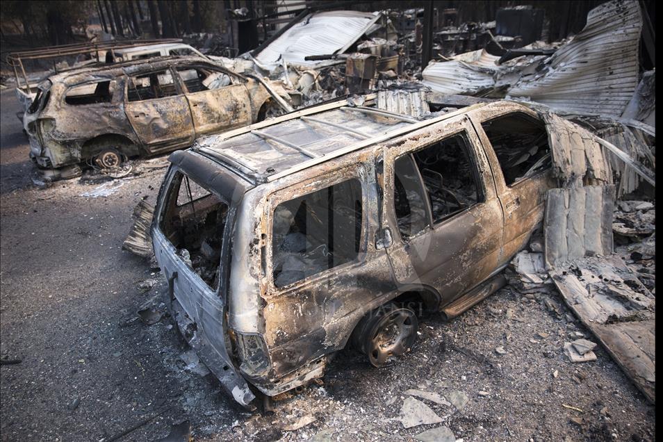 California tarihindeki en büyük orman yangınlarıyla boğuşuyor
