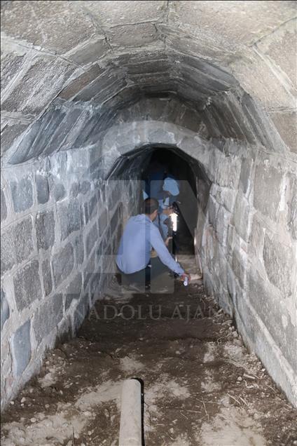 Di "dilê" Diyarbekirê da qanala avê û tunel hatin dîtin
