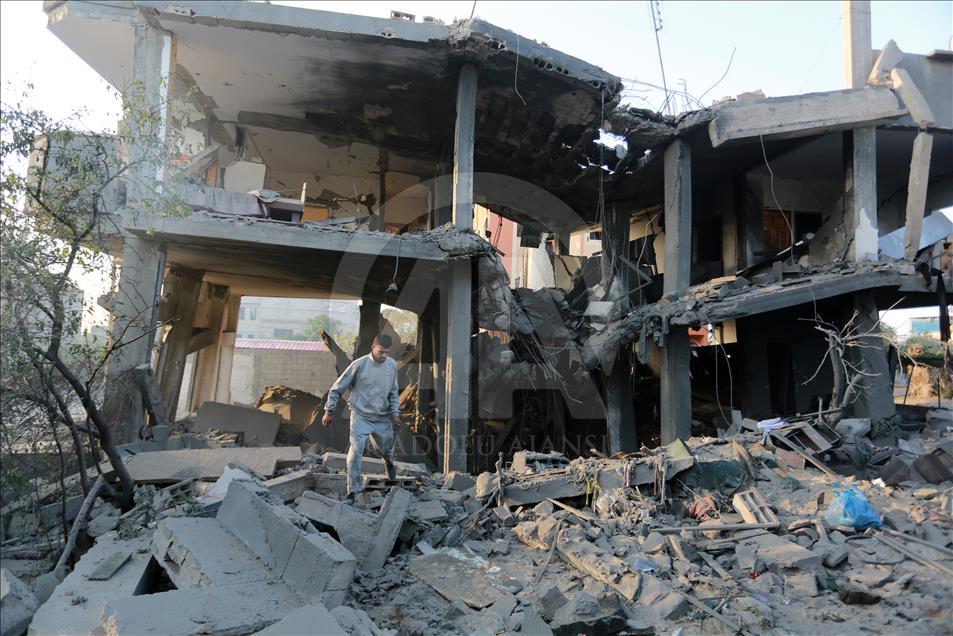 دمار كبير تخلّفه الغارات الإسرائيلية على قطاع غزة 
