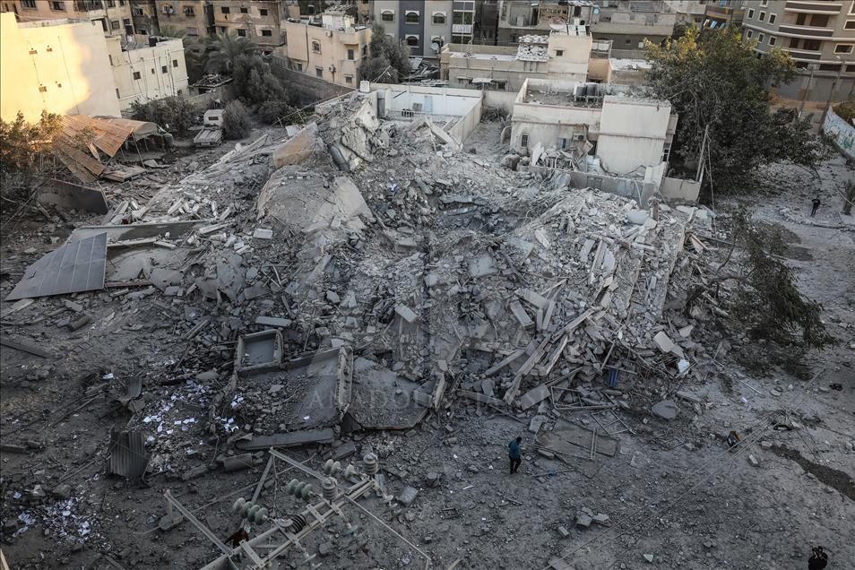 إسرائيل تدمر بناية سكنية من 7 طوابق غربي مدينة غزة