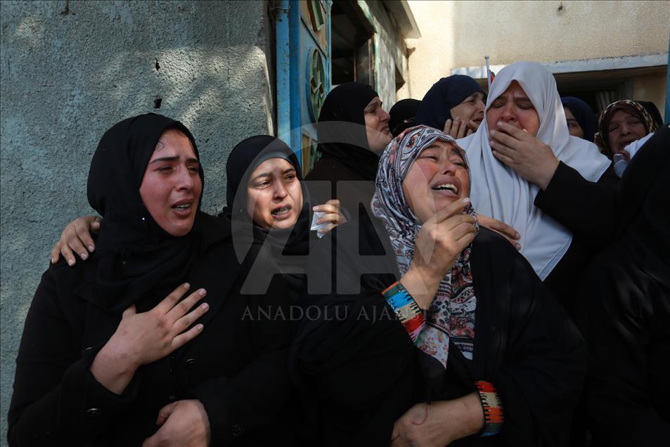 Funérailles de 4 martyrs palestiniens tombés dans des raids israéliens sur Gaza
