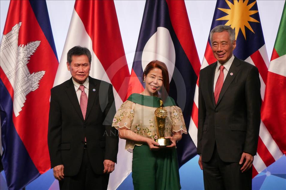 Upacara pembukaan KTT ASEAN ke-33