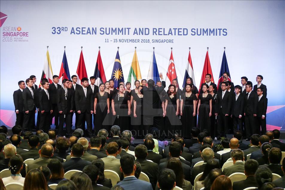 Upacara pembukaan KTT ASEAN ke-33