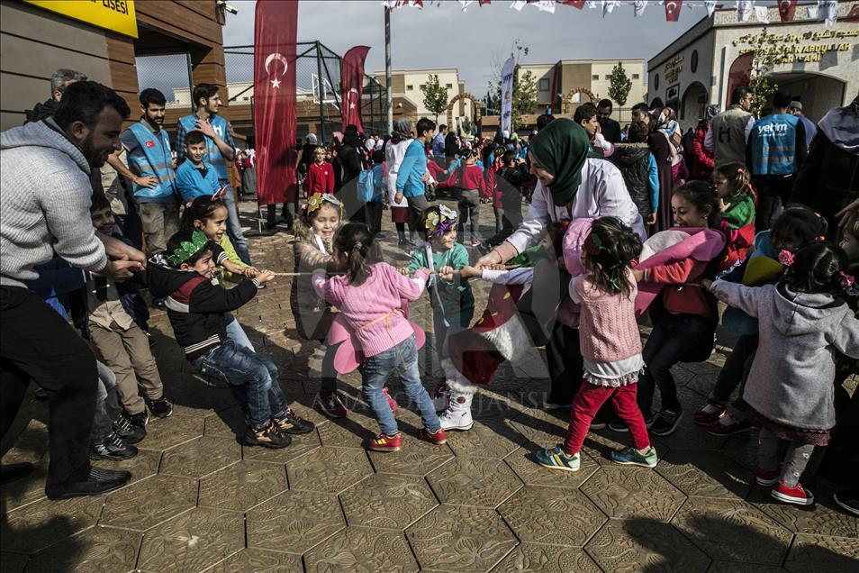 مهرجان ترفيهي للأيتام السوريين في ريحانلي التركية
