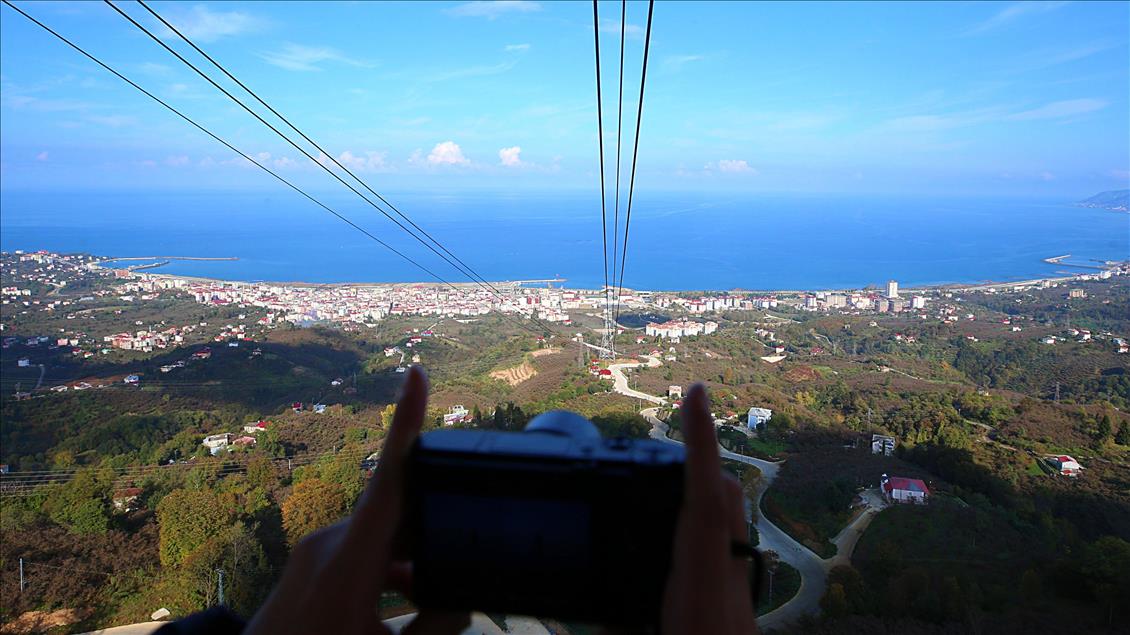 Karadeniz'in en uzun teleferiğinde rengarenk yolculuk