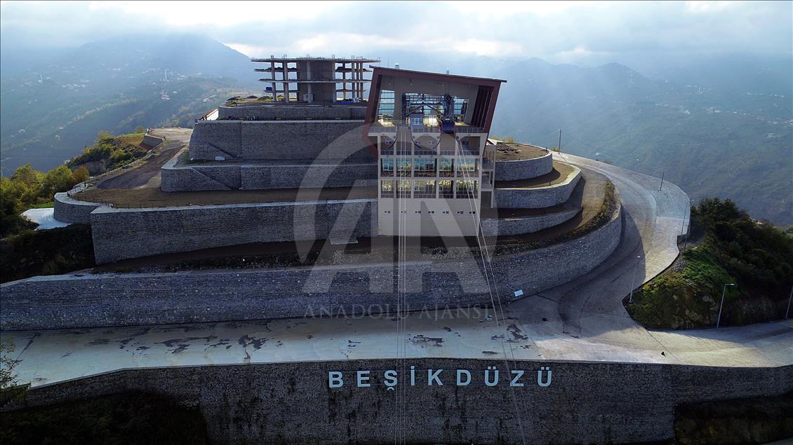 Karadeniz'in en uzun teleferiğinde rengarenk yolculuk