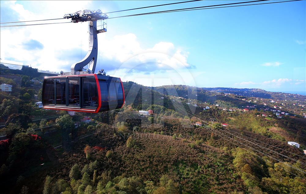 Karadeniz'in en uzun teleferiğinde rengarenk yolculuk