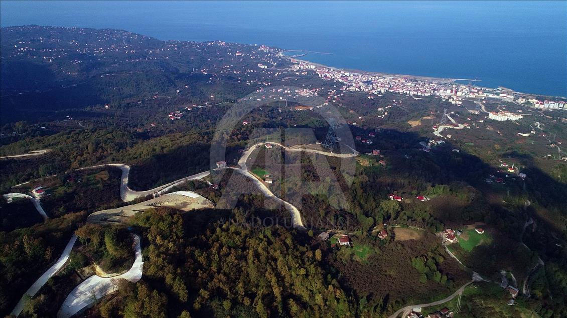 Karadeniz'in en uzun teleferiğinde rengarenk yolculuk