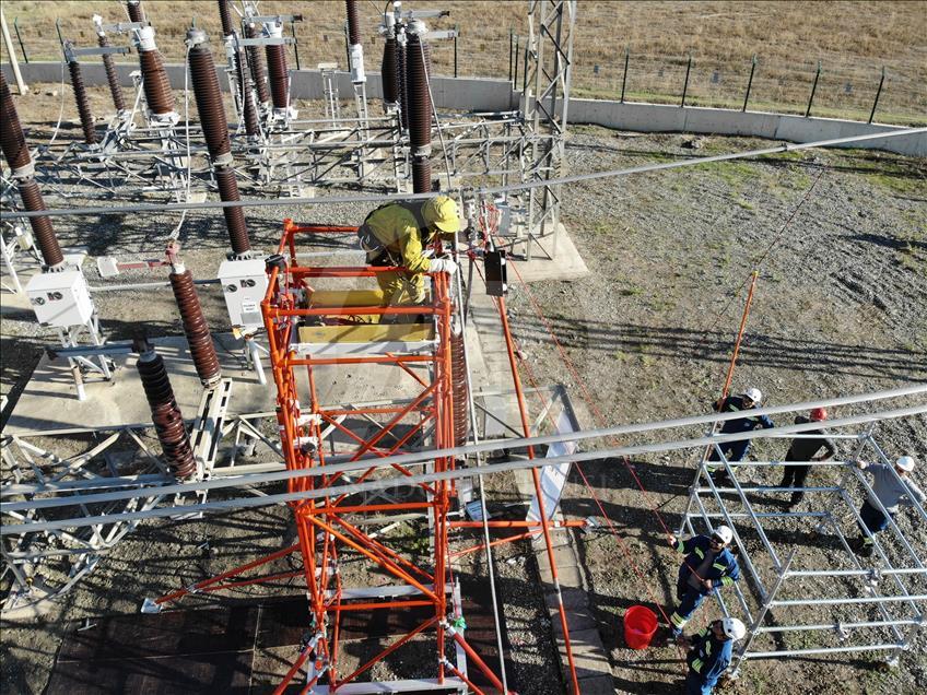 Kesintisiz enerjiyi 400 bin volta "dokunarak" veriyorlar