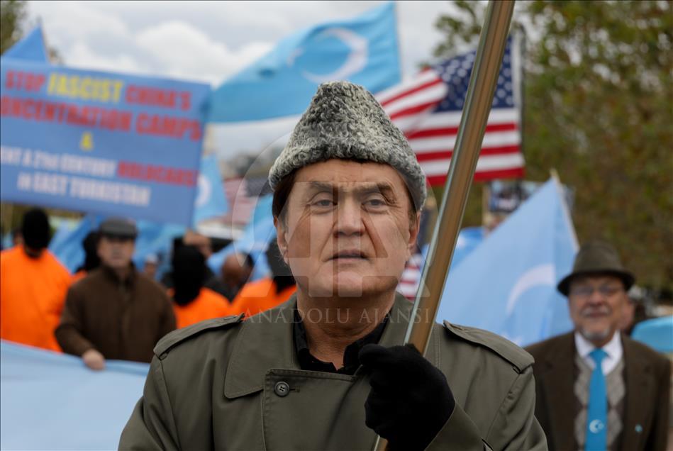 Uygur Türkleri Washington'da Çin'i protesto etti