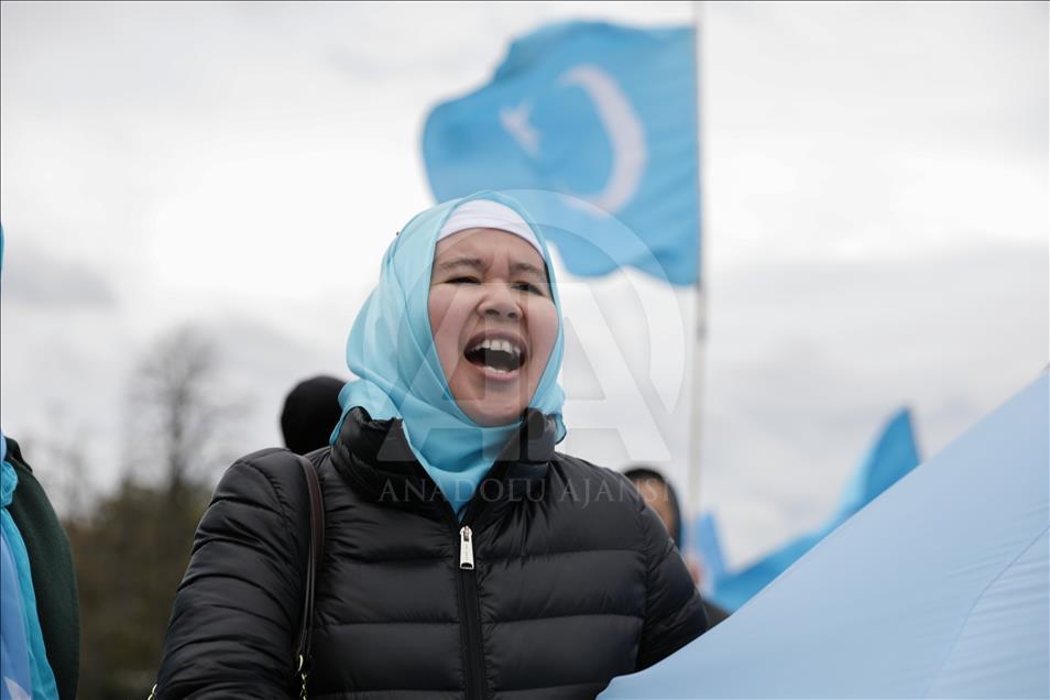 Uyghurs protest against China in Washington