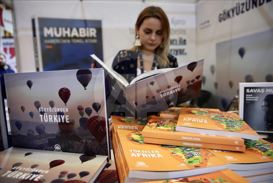 استقبال از کتاب های خبرگزاری آناتولی در نمایشگاه کتاب استانبول