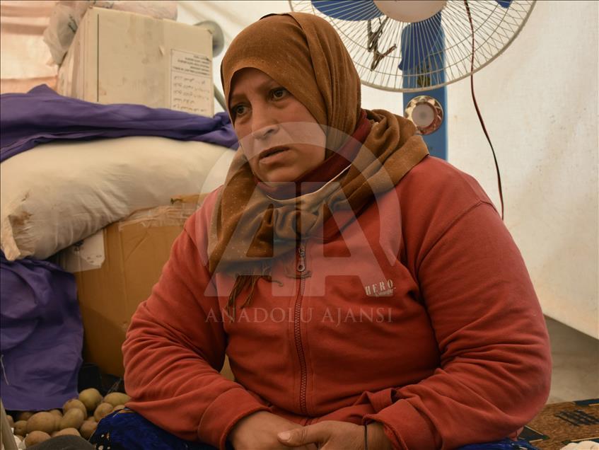 مهجرون تركمان يعيشون ظروف قاسية بعد نزوحهم من ريف حمص
