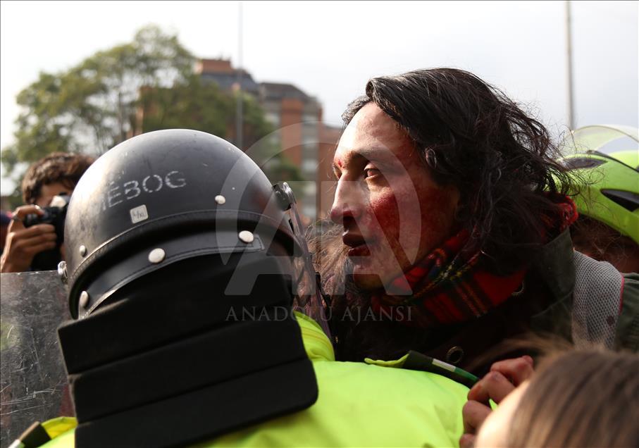 Estudiante resulta herido durante manifestaciones en Bogotá
