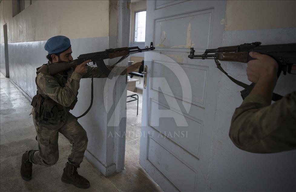 Afrin polisinin özel timine "özel eğitim"
