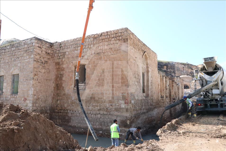 Hasankeyf'teki 4 bin 600 tonluk caminin taşınması için köprü yapıldı