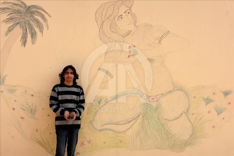 Suriyeli küçük ressam engelsiz hayat için yardım bekliyor 
