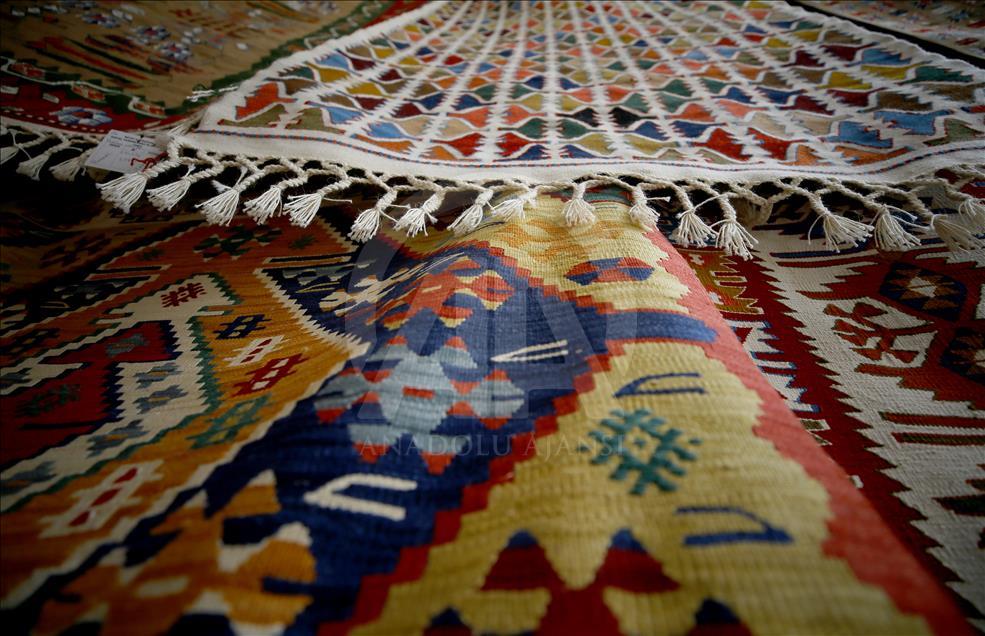 From Central Asia to Anatolia: Turkish 'Bayat rug'