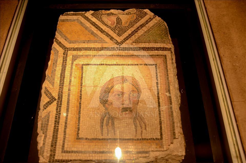 Pieces of famed Gypsy girl mosaic headed home to Turkey