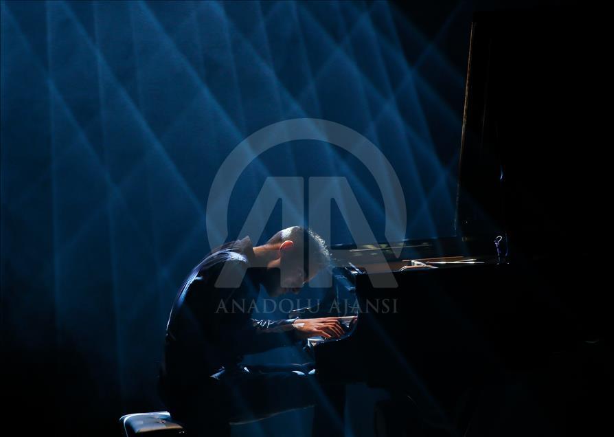 Peter Bence, İzmir'de konser verdi