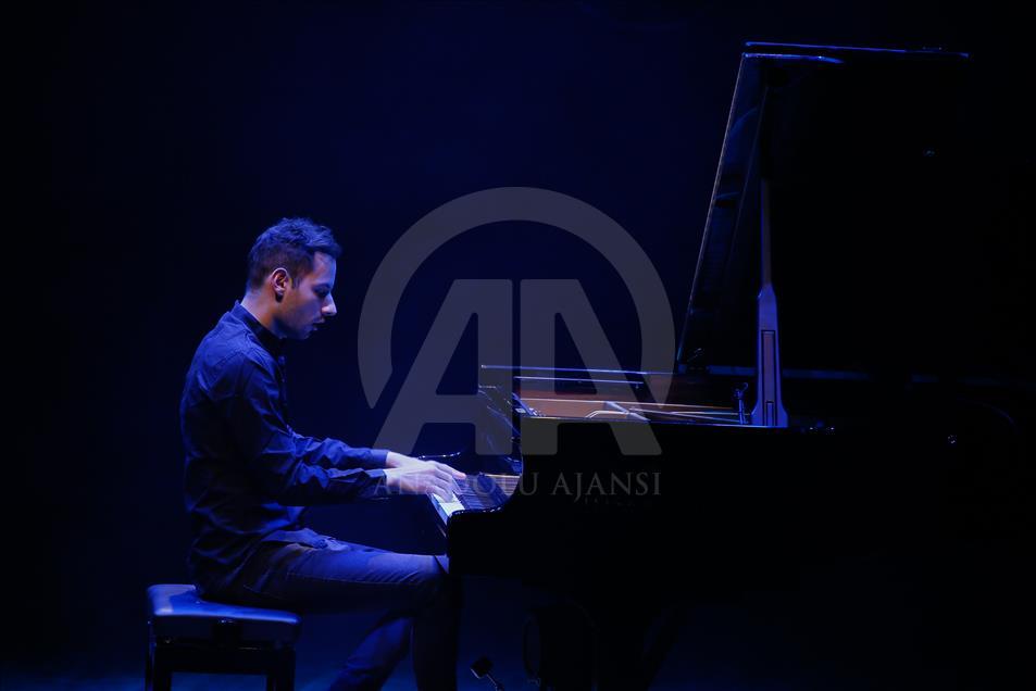 Peter Bence, İzmir'de konser verdi