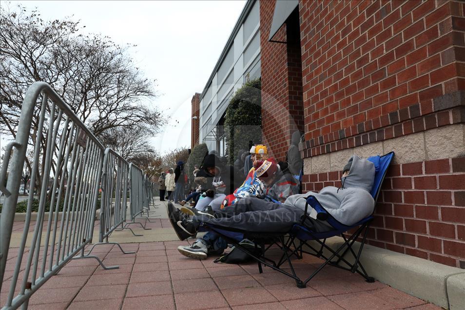 ABD'de ''indirim'' çılgınlığı soğuk dinlemedi