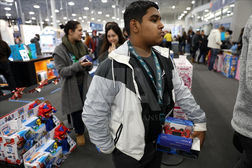 ABD'de ''indirim'' çılgınlığı soğuk dinlemedi