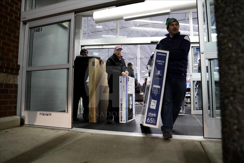 ABD'de ''indirim'' çılgınlığı soğuk dinlemedi