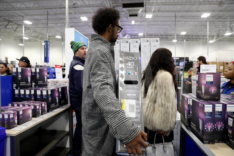 ABD'de ''indirim'' çılgınlığı soğuk dinlemedi
