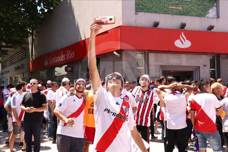 El ambiente previo al suspendido partido entre Boca Juniors y River Plate