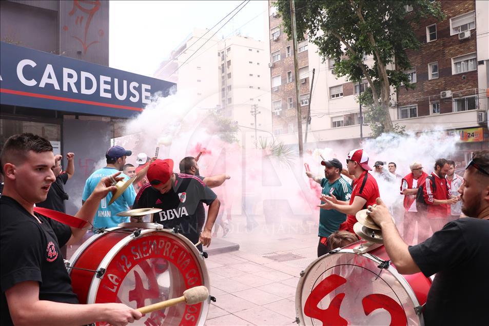 El ambiente previo al suspendido partido entre Boca Juniors y River Plate