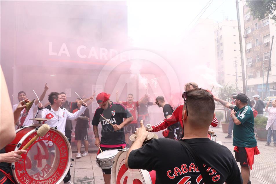 El ambiente previo al suspendido partido entre Boca Juniors y River Plate