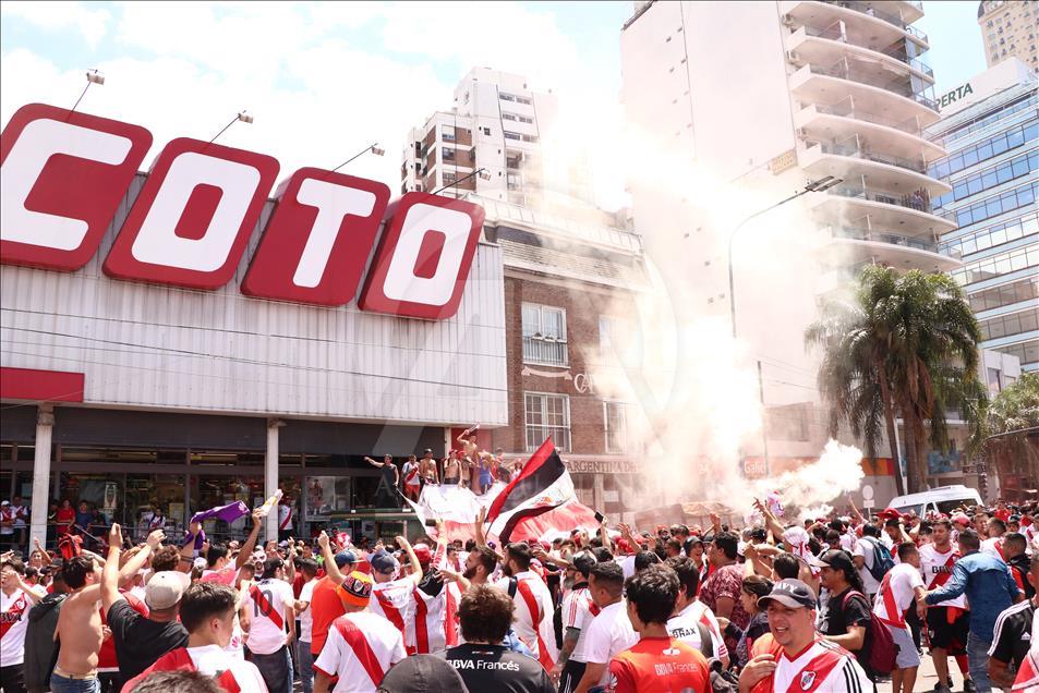 El ambiente previo al suspendido partido entre Boca Juniors y River Plate