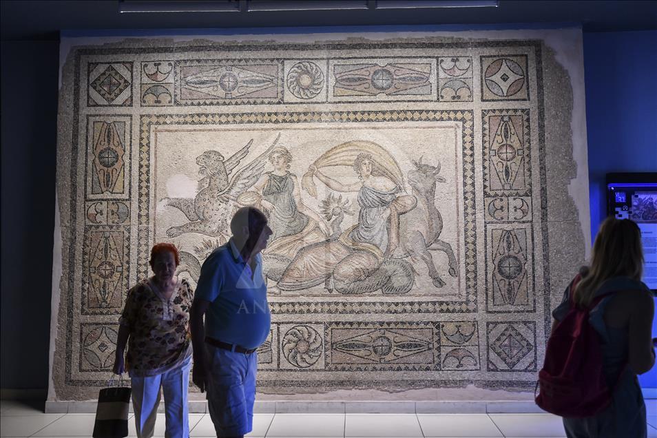 The missing pieces of Gypsy Girl mosaic to return Gaziantep after years
