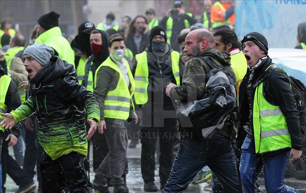 Протестите на „Жолтите елеци" во Брисел се претворија во насилство