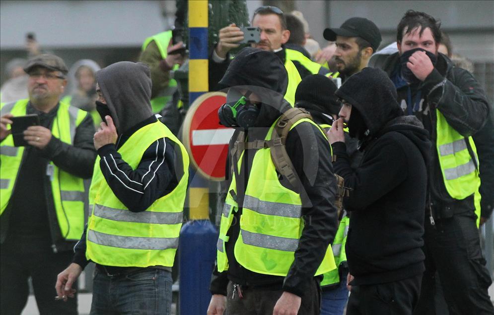 Протестите на „Жолтите елеци" во Брисел се претворија во насилство
