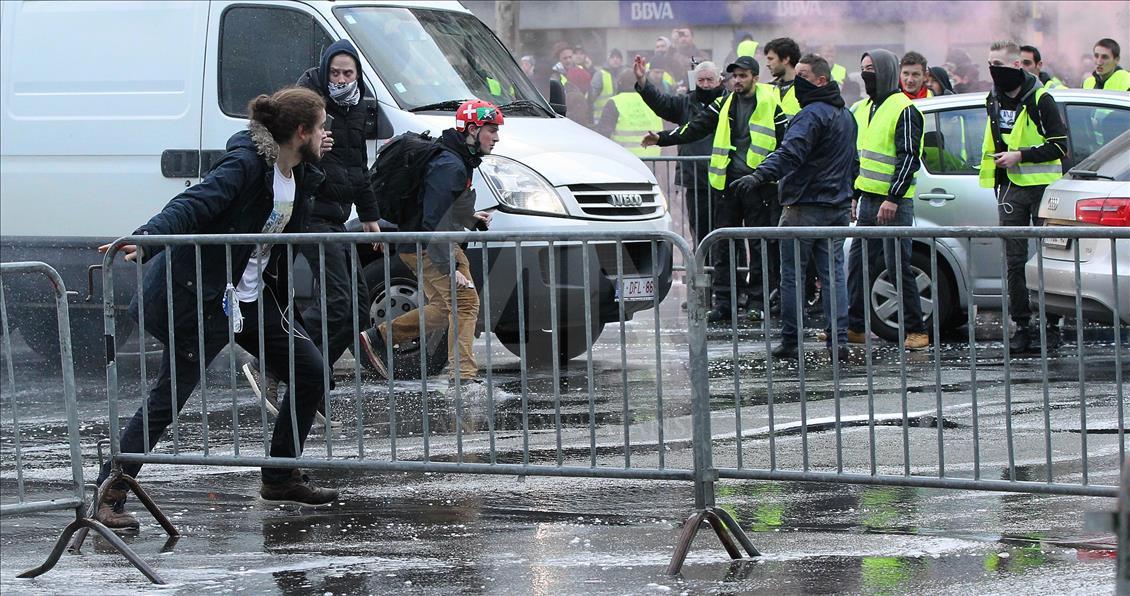 Протестите на „Жолтите елеци" во Брисел се претворија во насилство