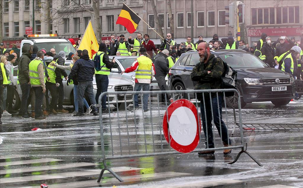 Протестите на „Жолтите елеци" во Брисел се претворија во насилство