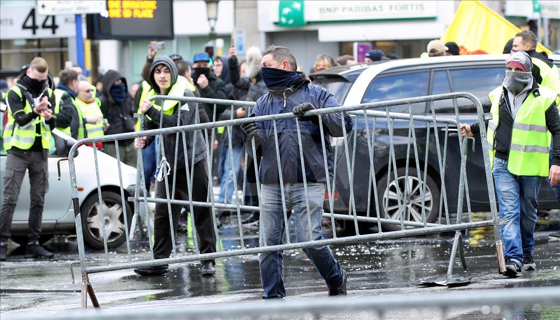 Протестите на „Жолтите елеци" во Брисел се претворија во насилство