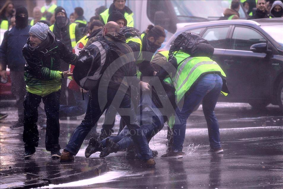 Протестите на „Жолтите елеци" во Брисел се претворија во насилство