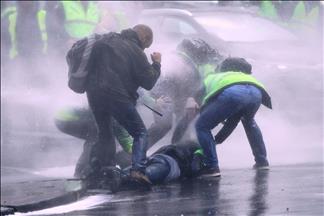 Протестите на „Жолтите елеци" во Брисел се претворија во насилство
