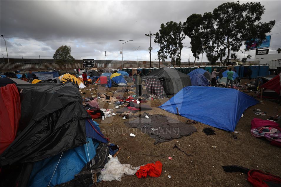 Tijuana'ya gelen göçmenler bekleyişini sürdürüyor