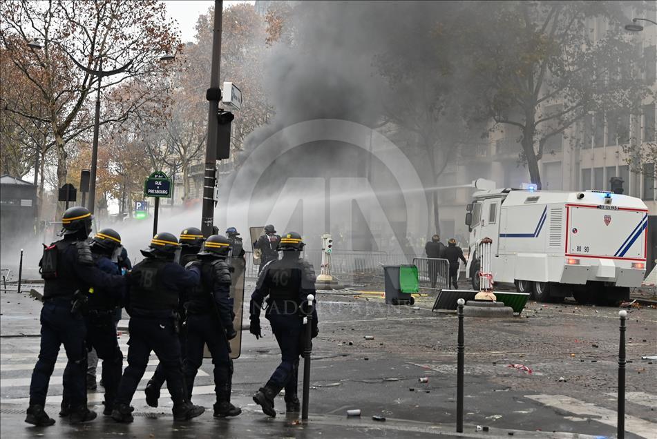 Pariz: U nasilnim protestima povrijeđeno 65 ljudi, a 140 uhapšeno