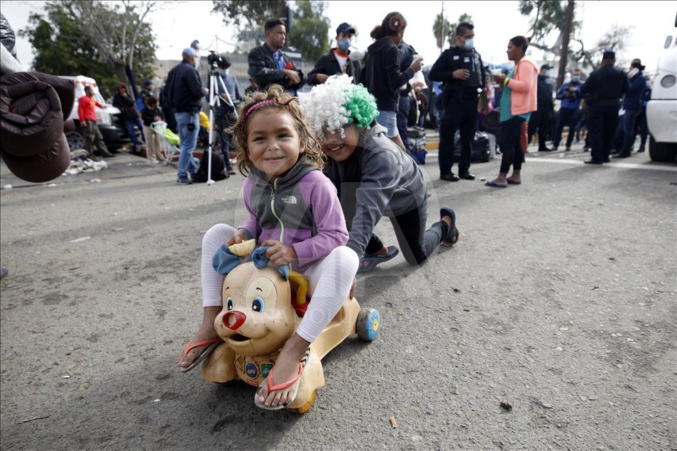Tijuana'ya gelen göçmenler bekleyişini sürdürüyor