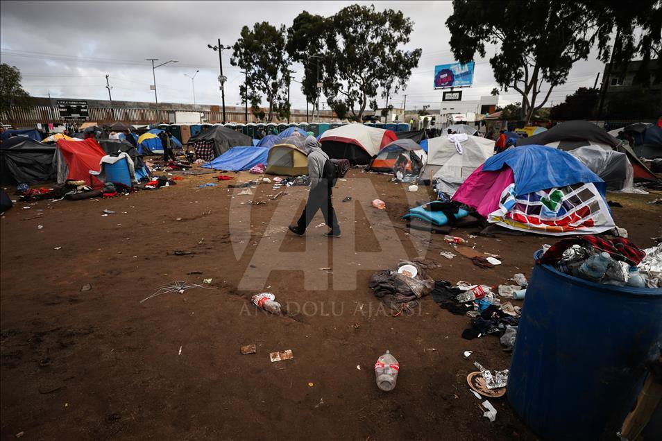 Tijuana'ya gelen göçmenler bekleyişini sürdürüyor