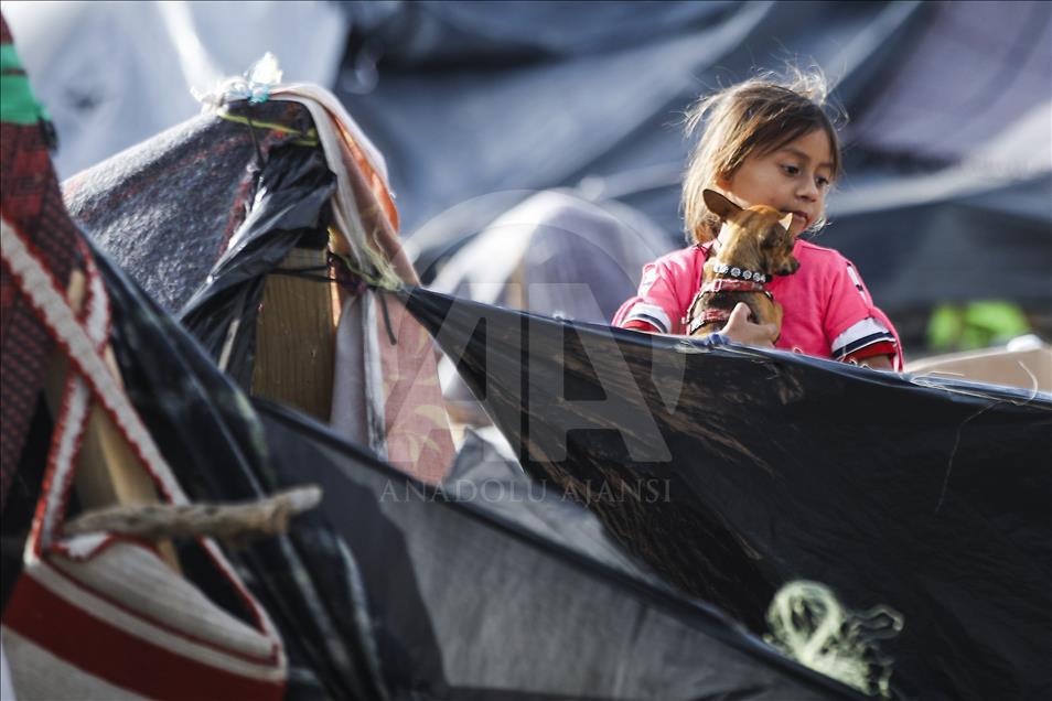 Tijuana'ya gelen göçmenler bekleyişini sürdürüyor